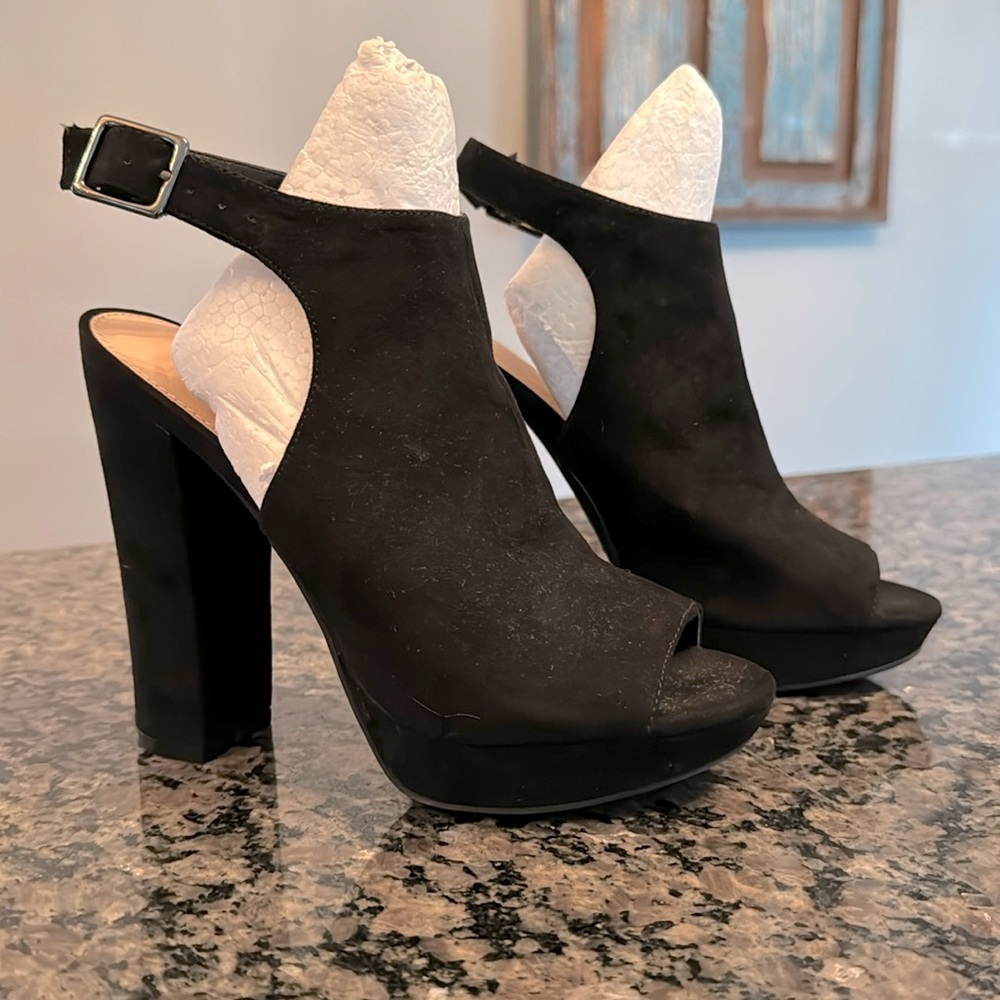 Bar lll suede open toe heels